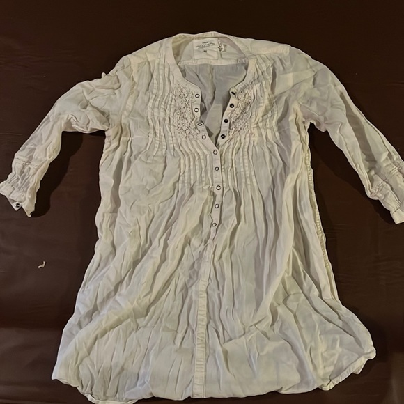 Size 6 white half button down shirt by H&M - Picture 1 of 2